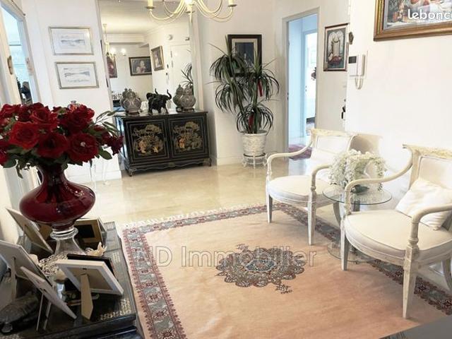Appartement 5 pièces 174 m²