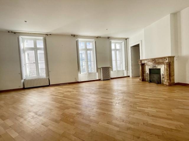 Appartement 5 pièces 176 m²