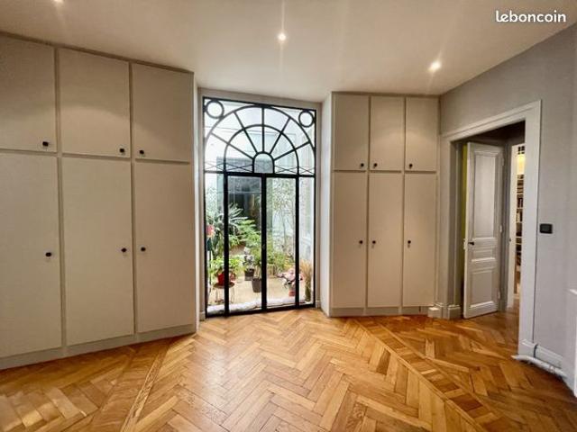 Appartement 5 pièces 176 m²