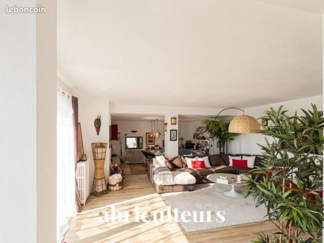 Appartement 5 pièces 176 m²