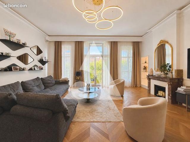Appartement 5 pièces 180 m²