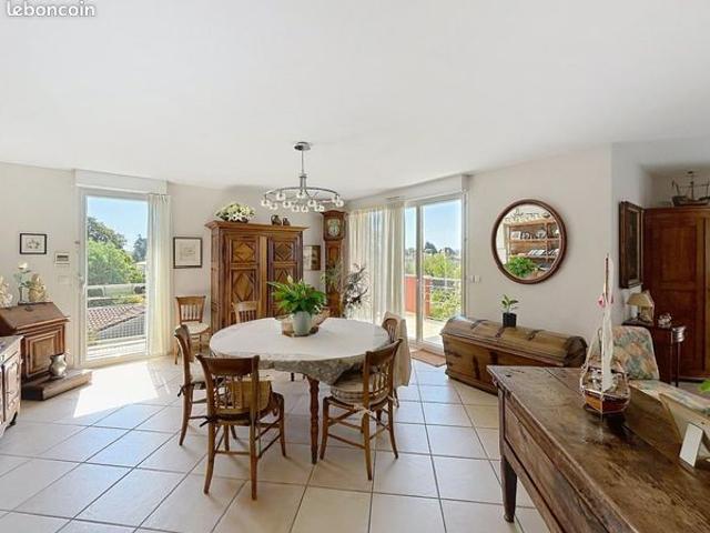Appartement 5 pièces 180 m²