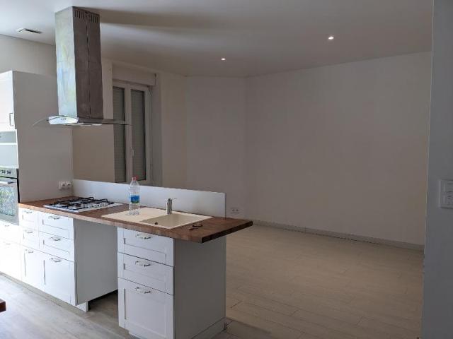 Appartement 5 pièces, 180 m² à louer à Pineuilh 33220
