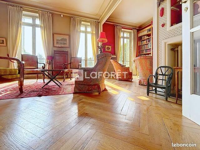 Appartement 5 pièces 181 m²