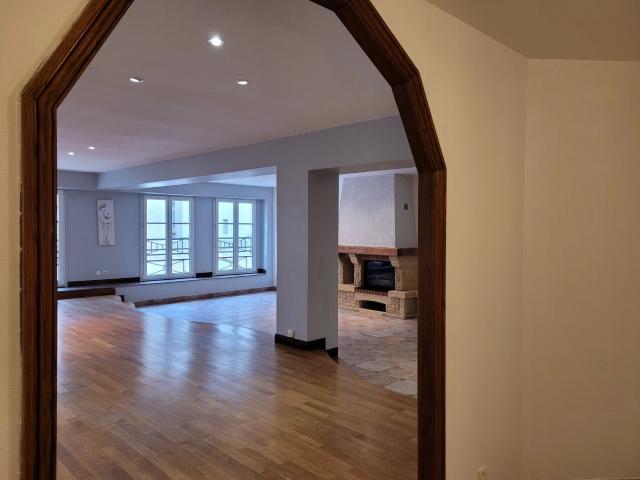 Appartement 5 pièces 182 m²