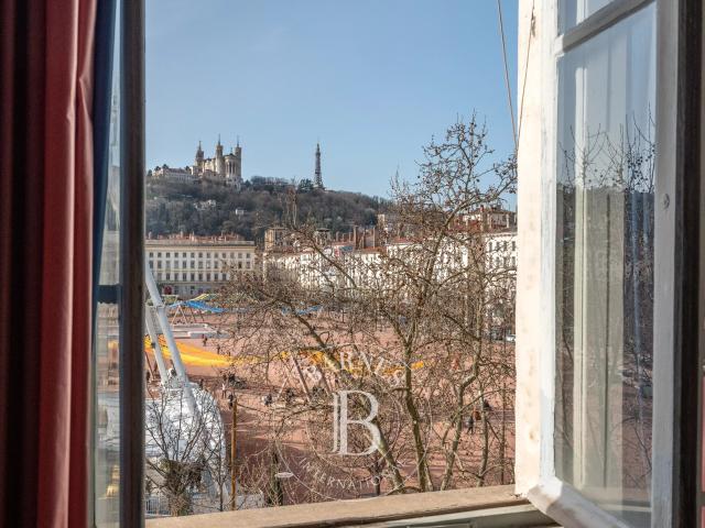 Appartement 5 pièces 183 m²