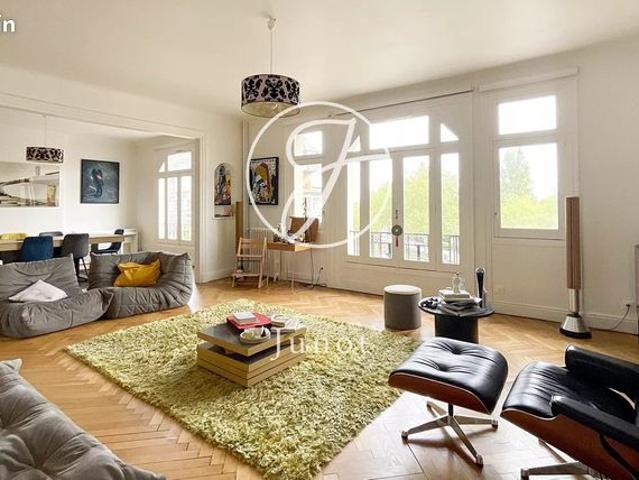 Appartement 5 pièces 186 m²