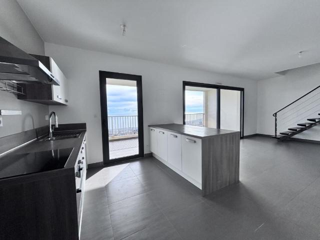 Appartement 5 pièces, 188 m² à louer à Bastia 20600