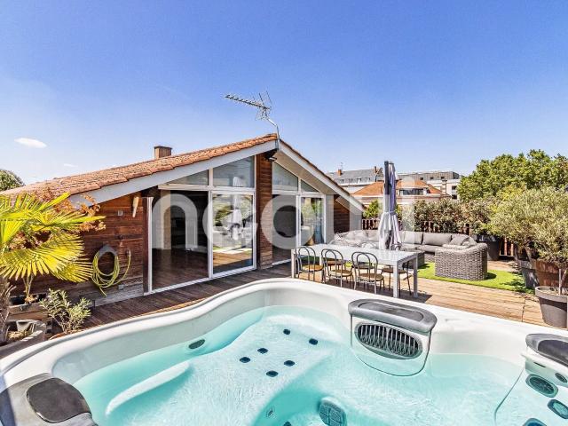 Appartement 5 pièces 195 m²