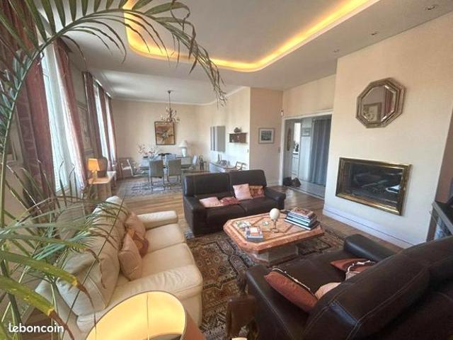 Appartement 5 pièces 195 m²