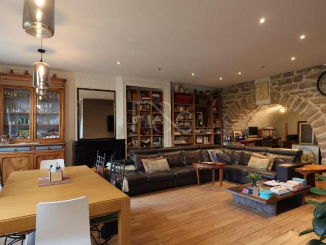 Appartement 5 pièces 196 m²