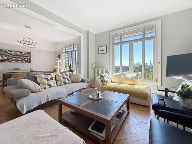 Appartement 5 pièces 197 m²