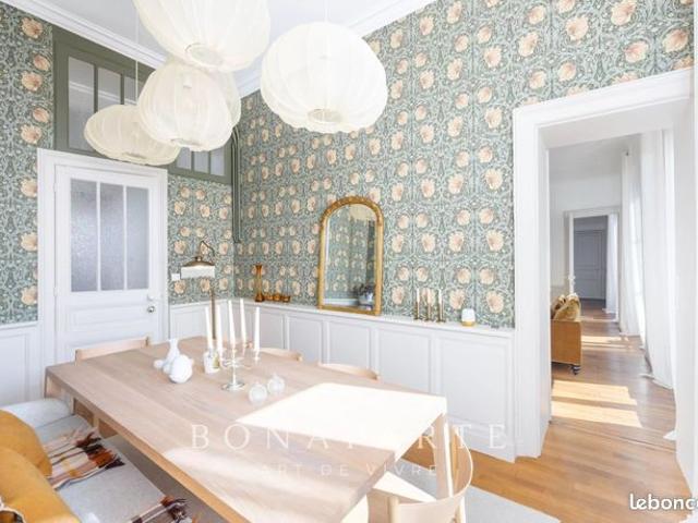Appartement 5 pièces 197 m²