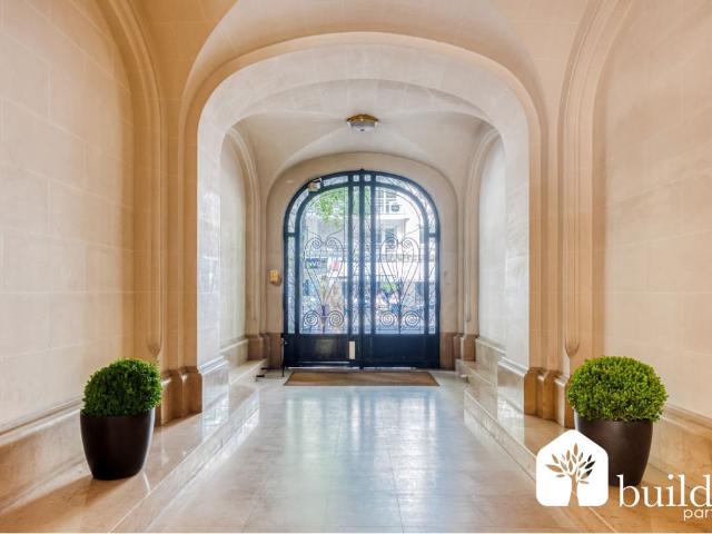 Appartement 5 pièces 198 m²