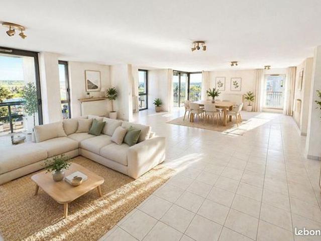Appartement 5 pièces 199 m²