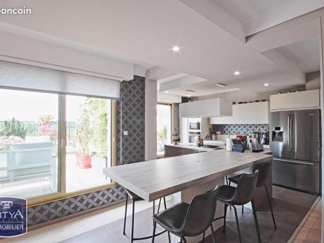 Appartement 5 pièces 200 m²