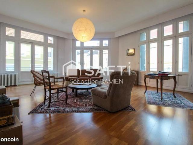 Appartement 5 pièces 206 m²