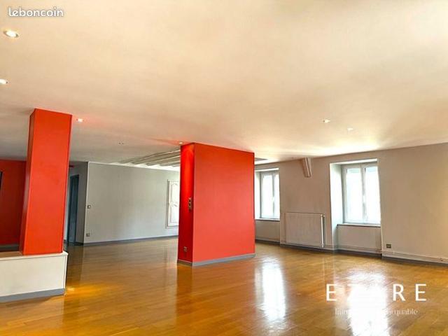 Appartement 5 pièces 216 m²