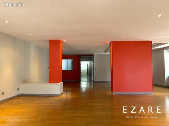 Appartement 5 pièces 216 m²