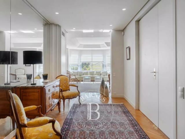 Appartement 5 pièces 218 m²