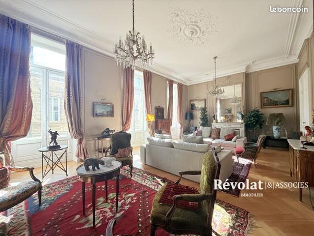 Appartement 5 pièces 237 m²