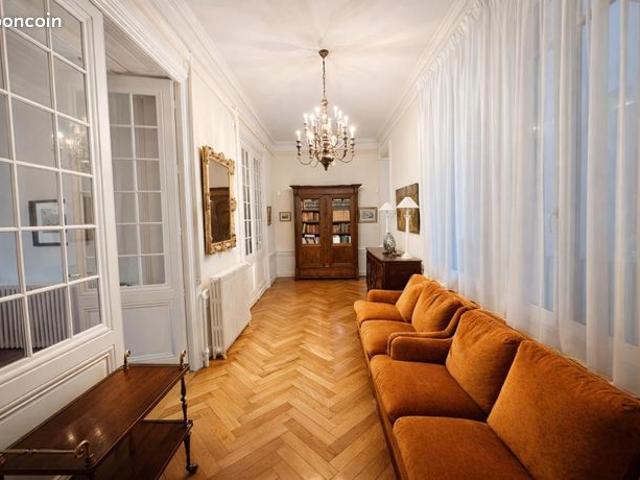 Appartement 5 pièces 218 m²