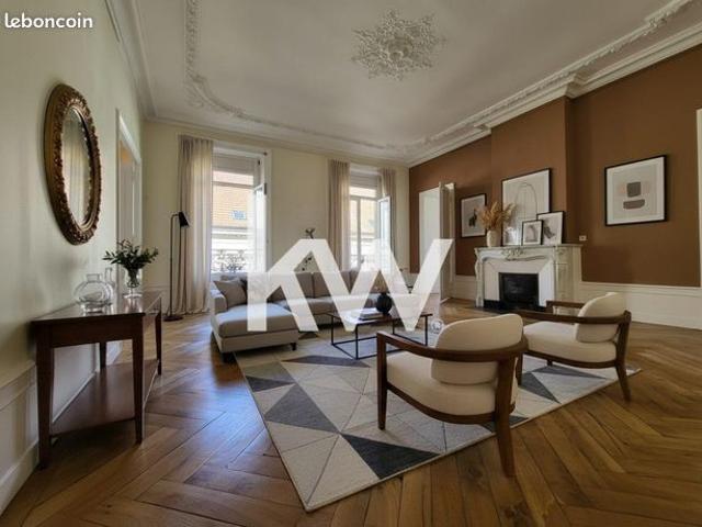 Appartement 5 pièces 219 m²