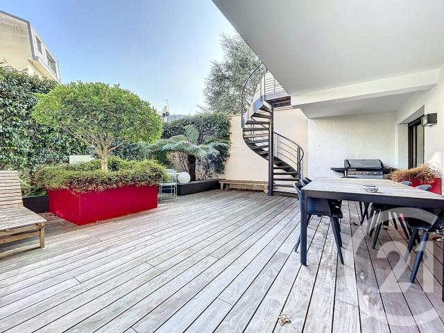 Appartement 5 pièces 220 m²