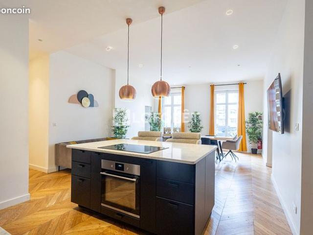 Appartement 5 pièces 220 m²