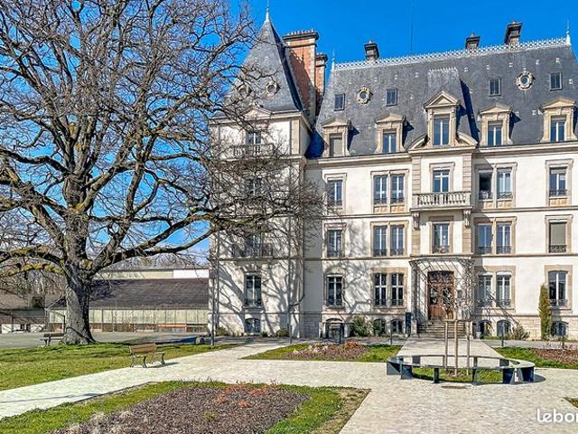 Appartement 5 pièces 220 m²