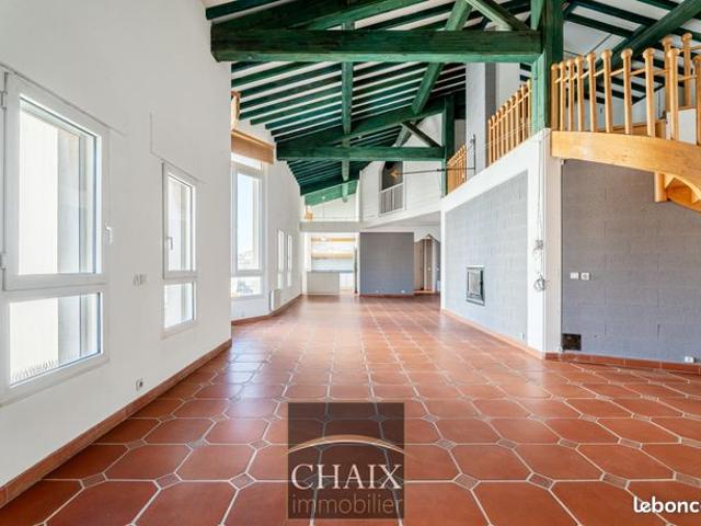 Appartement 5 pièces 220 m²