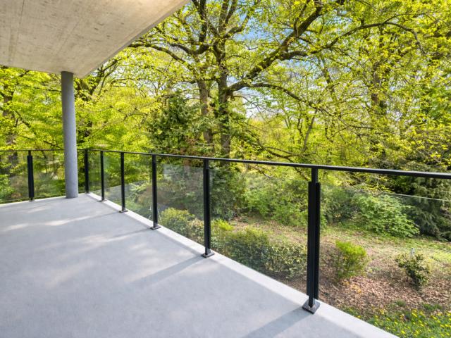 Appartement 5 pièces traversant de standing, avec deux vastes balcons