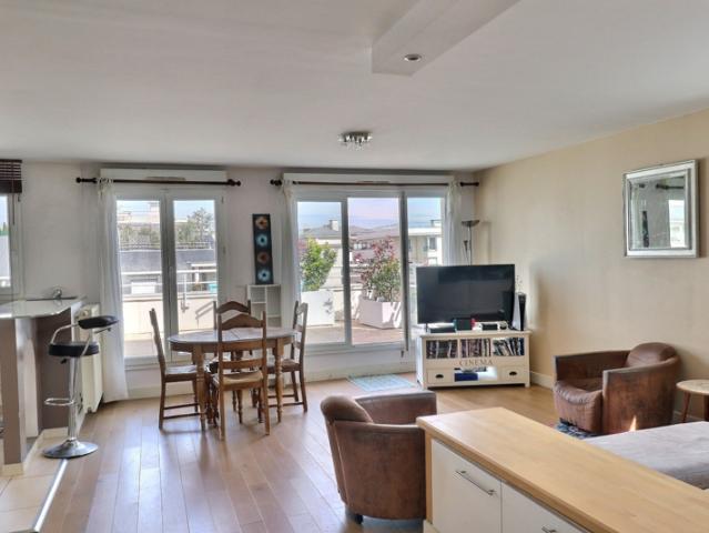 Appartement 5 pièces avec terrasse à Courbevoie 92400