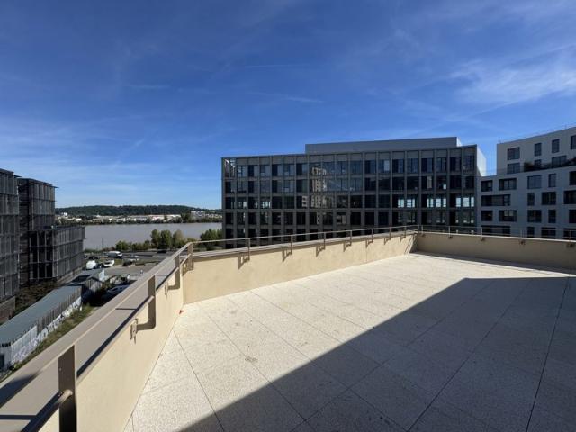 Appartement 5 pièces avec terrasse et parking