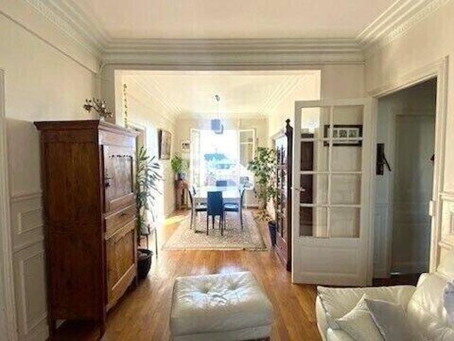 Appartement 5 pièces de 80 m² 3 chambres + Cave