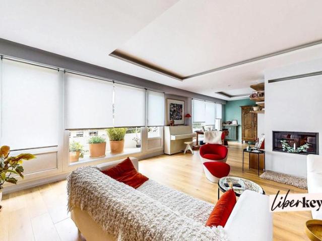 Appartement 5 pièces dernier étage avec balcon, garage, Caen centre Jardin des plantes, impasse au calme