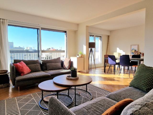 Appartement 5 Pièces Dernier étage Box + Parking Balcon Vue dégagée !