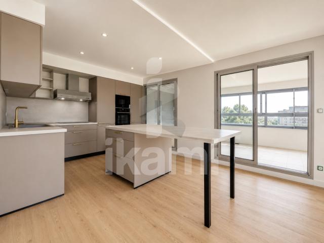 Appartement 5 pièces entièrement rénové à Valence avec panor. 152m² Valence