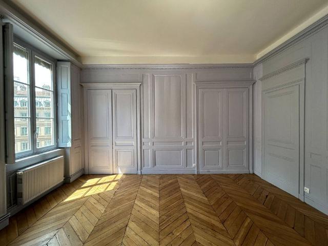 Appartement 5 pièces – LYON