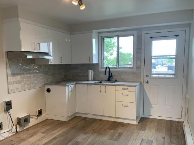 Appartement 5 1/2 a louer Pont Viau Laval