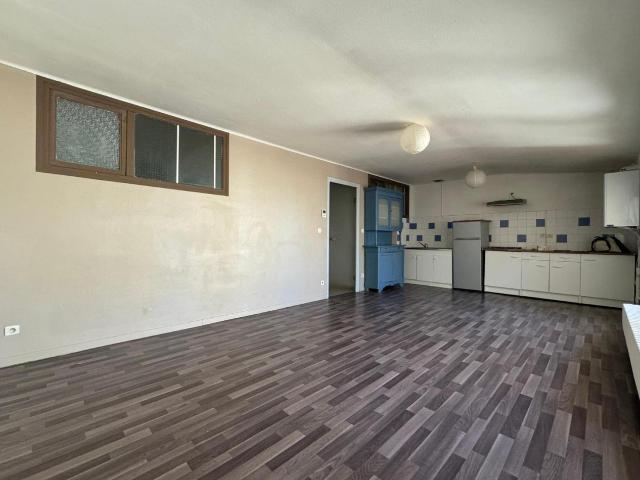 Appartement, 63m² 3 pièces, en location à Serignan600 € par mois