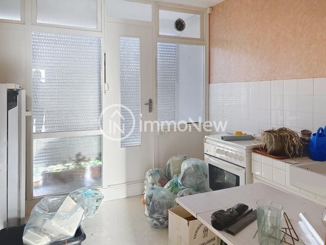 APPARTEMENT 60 M2 A RENOVER 4 EME ETAGE AVEC CAVE SUPPLEMENTAIRE