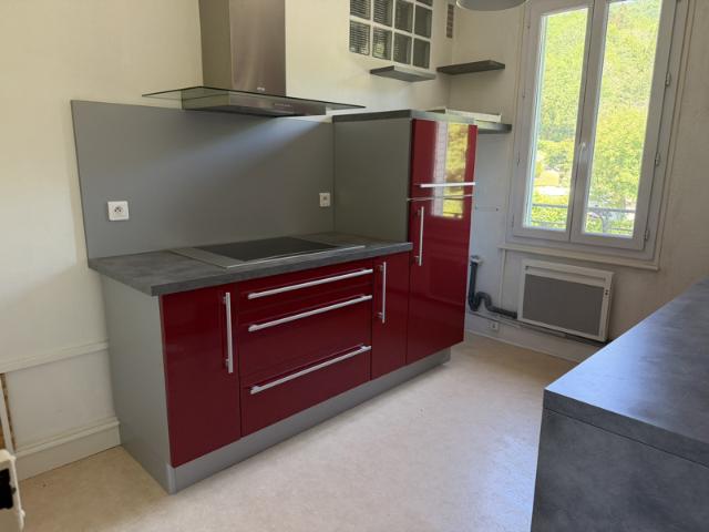 Appartement 62 m2, 2 Chambres, 1 Cave et 1 Garage à louer à