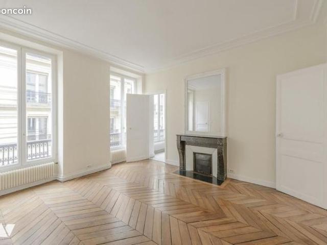 Appartement 65 m² PARIS 8