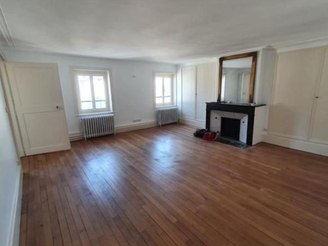 APPARTEMENT 6 pièce s 156m²