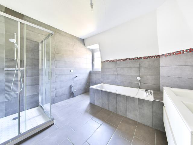 Appartement 6 pièce s 4 chambre s 158 m²