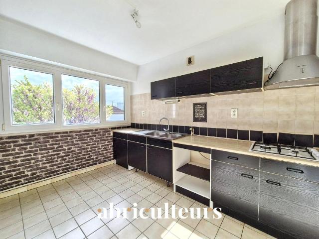 Appartement 6 pièces, 84 m² à louer à Cognac 16100
