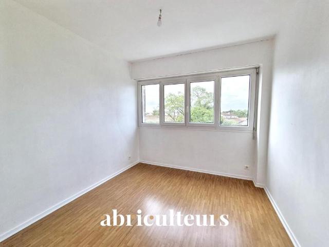 Appartement 6 pièces, 84 m² à louer à Cognac 16100