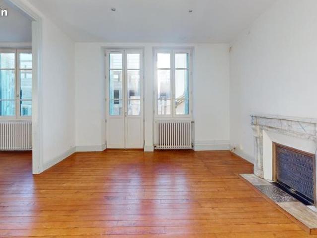 Appartement 6 pièces 103 m²