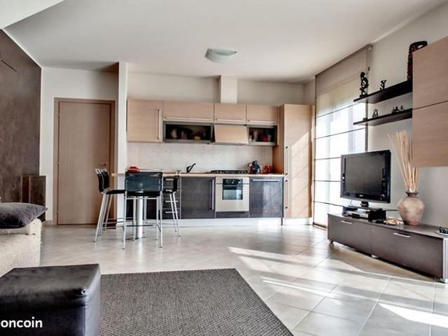 Appartement 6 pièces 103 m²